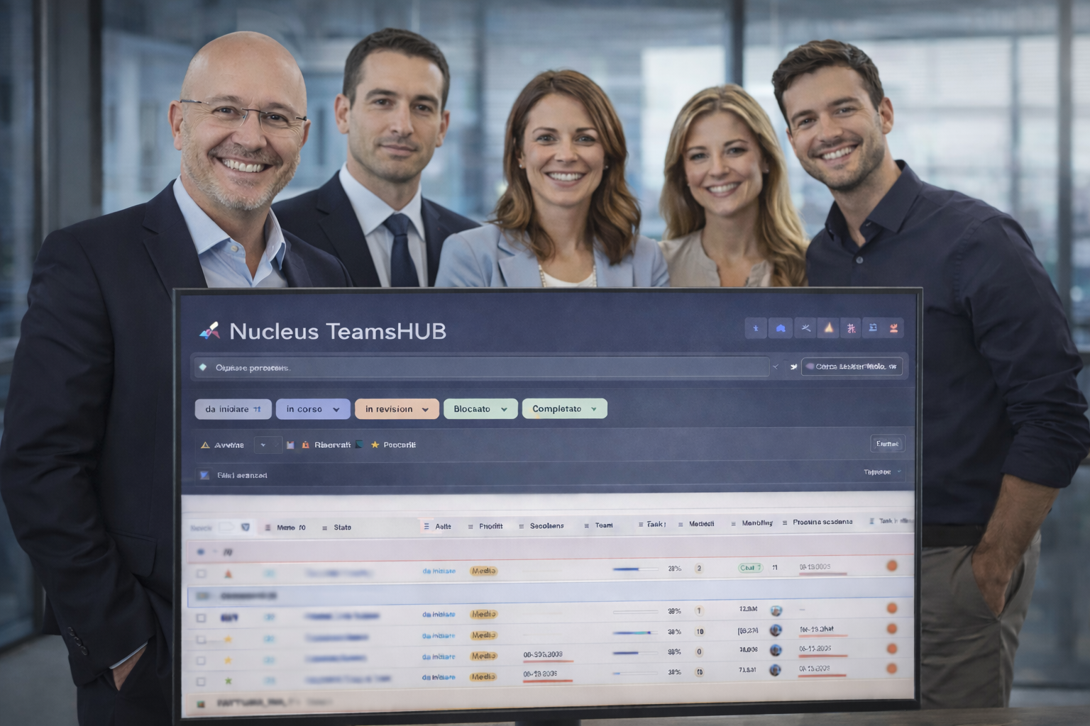 Professionisti che usano NucleusTeamsHUB in ufficio